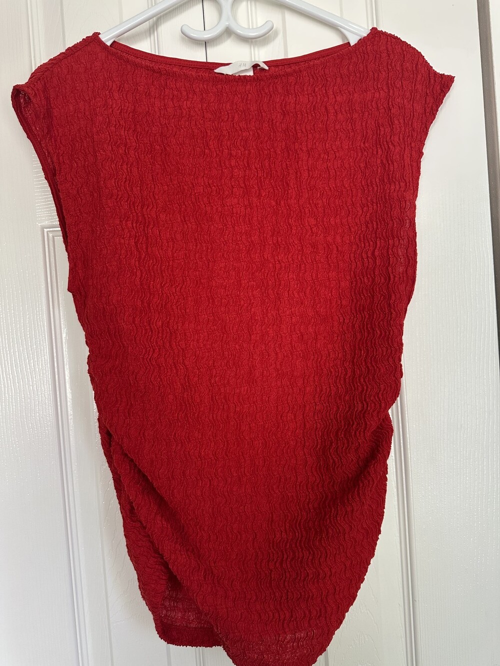 H&M Red Textured PlissΓ© Sleeveless Blouse #32